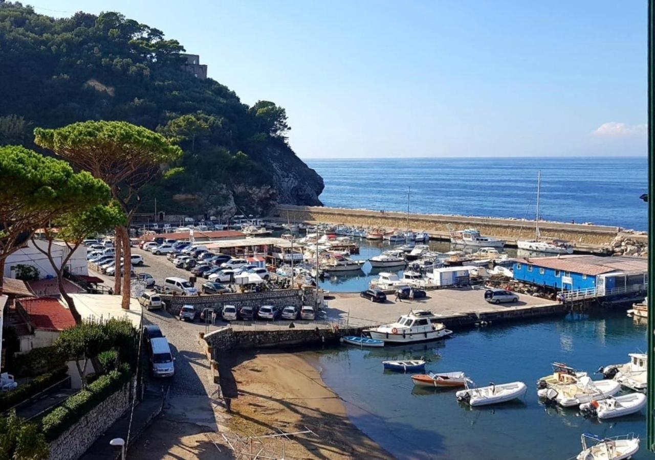Relais Del Mare Con Terrazza Fronte Mare Free Parking Apartment Massa Lubrense Ngoại thất bức ảnh