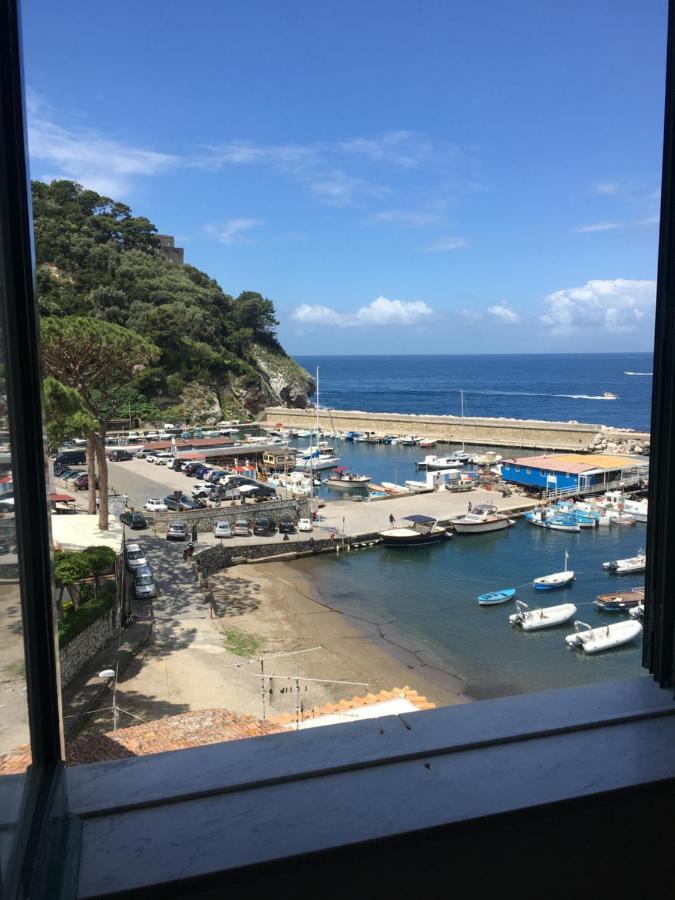Relais Del Mare Con Terrazza Fronte Mare Free Parking Apartment Massa Lubrense Ngoại thất bức ảnh